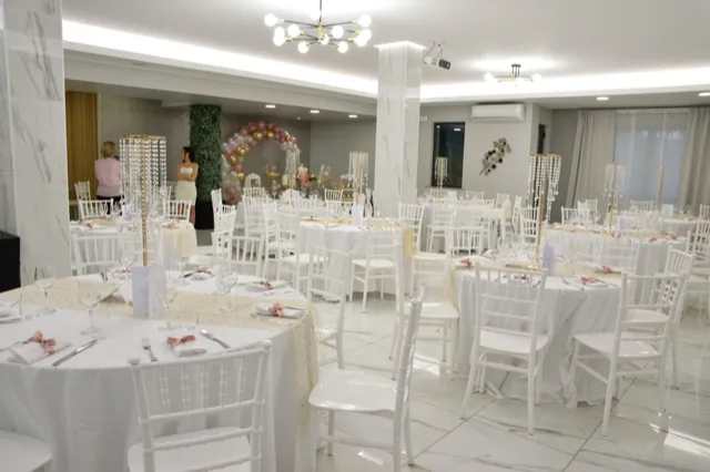 Sala di VANTES allestita per un ricevimento familiare